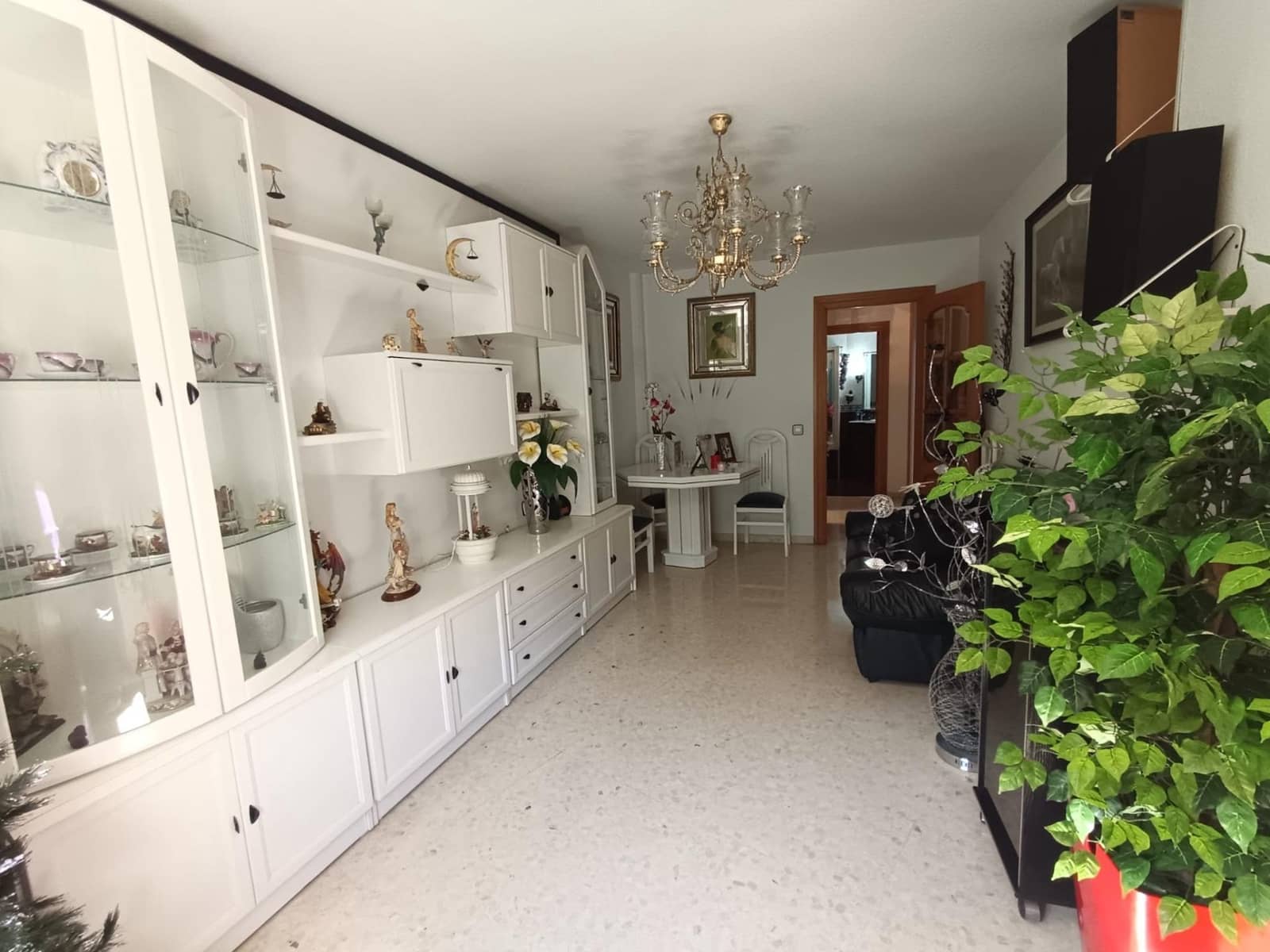 4 bedroom Flat for sale in Malaga city with garage - € 450,000 (Ref: 9262672)