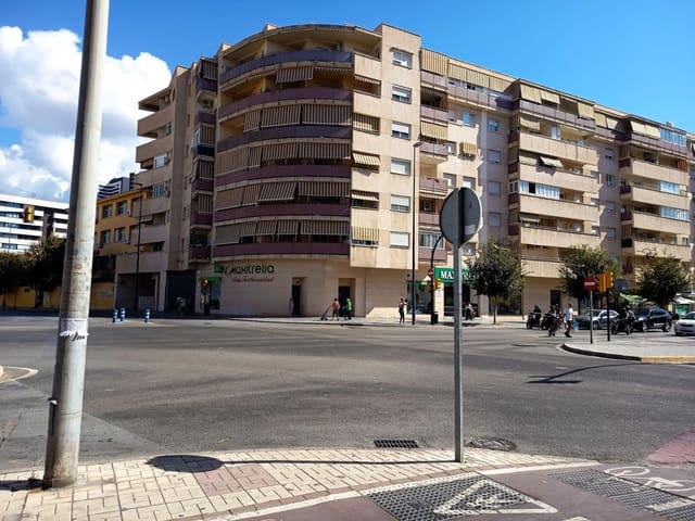 Piso de 4 habitaciones en Málaga ciudad en venta con garaje - 450.000 € (Ref: 9262672)