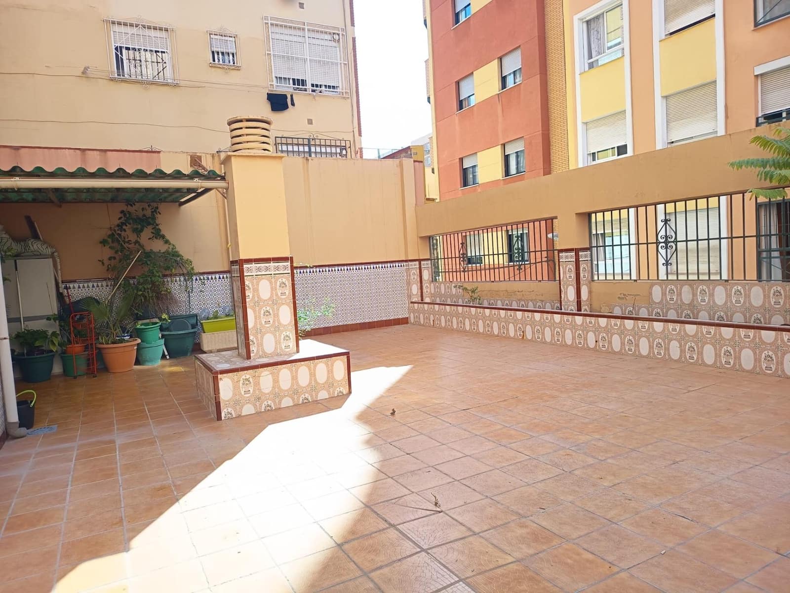 4 bedroom Flat for sale in Malaga city with garage - € 450,000 (Ref: 9262672)
