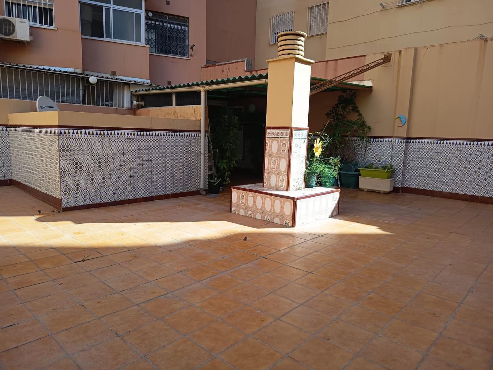 4 bedroom Flat for sale in Malaga city with garage - € 450,000 (Ref: 9262672)