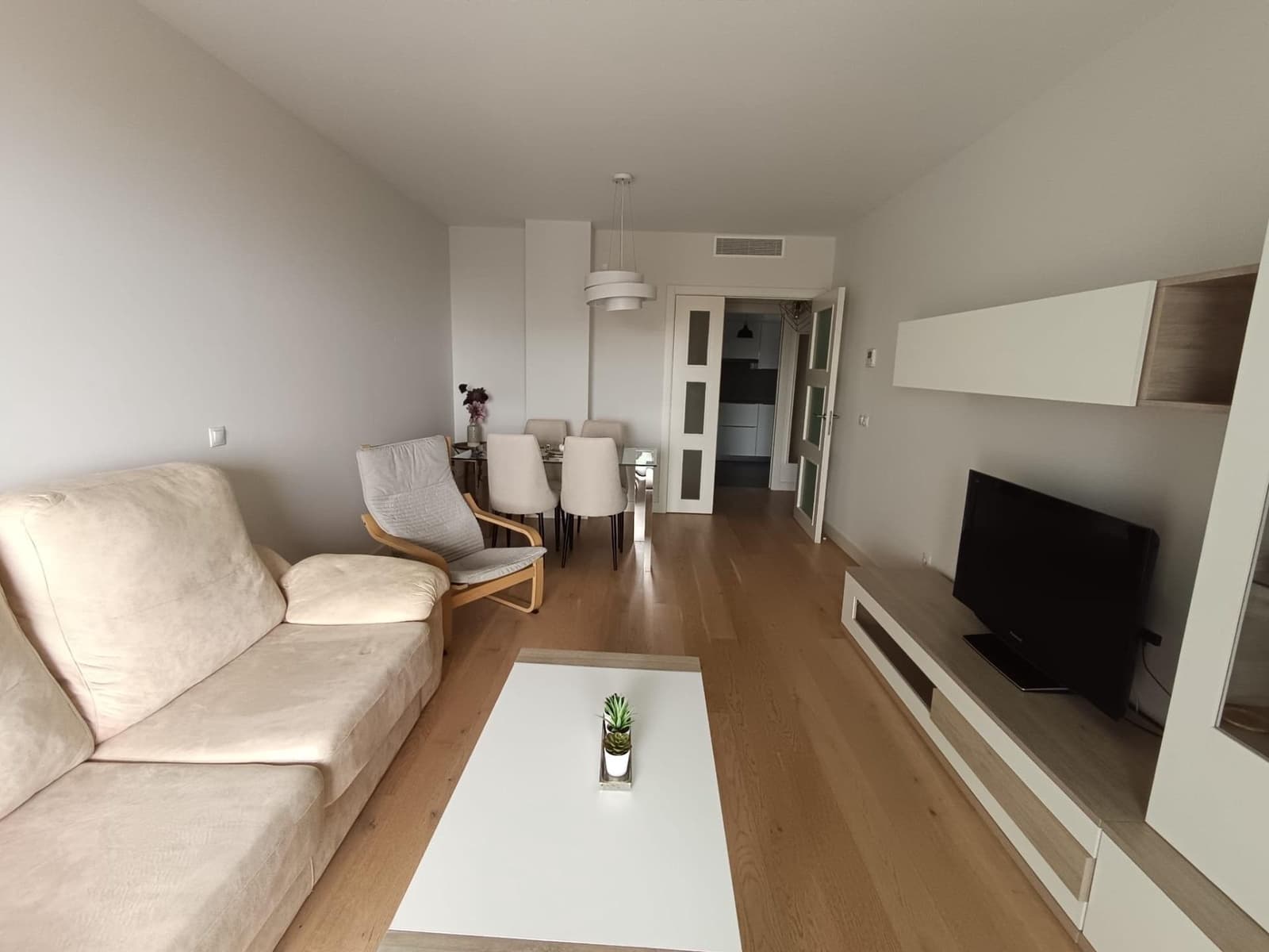 3 bedroom Flat for rent in Malaga city with pool - € 2,750 (Ref: 9272684)