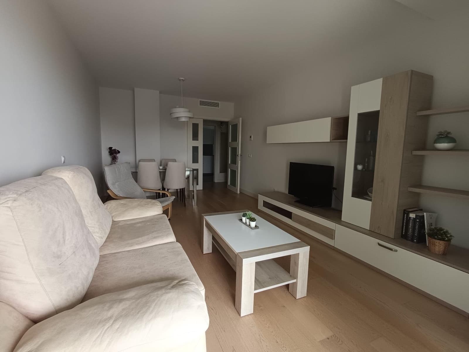 3 bedroom Flat for rent in Malaga city with pool - € 2,750 (Ref: 9272684)