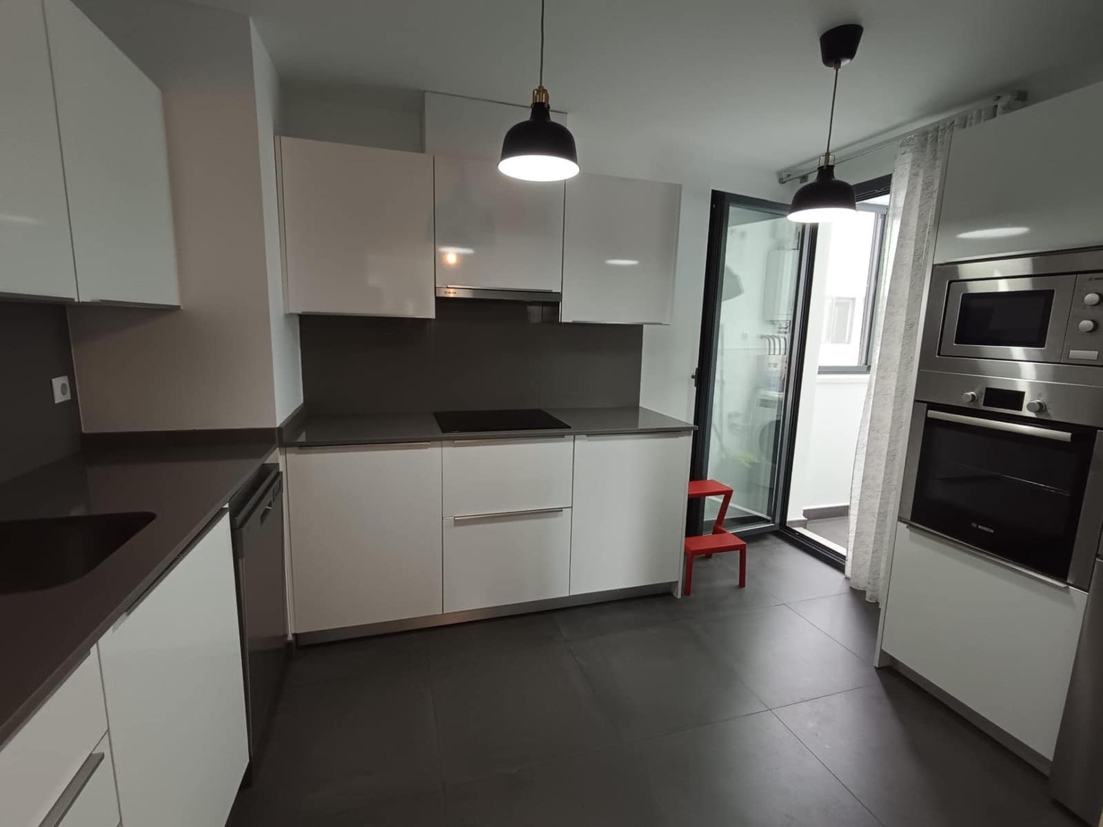 3 bedroom Flat for rent in Malaga city with pool - € 2,750 (Ref: 9272684)