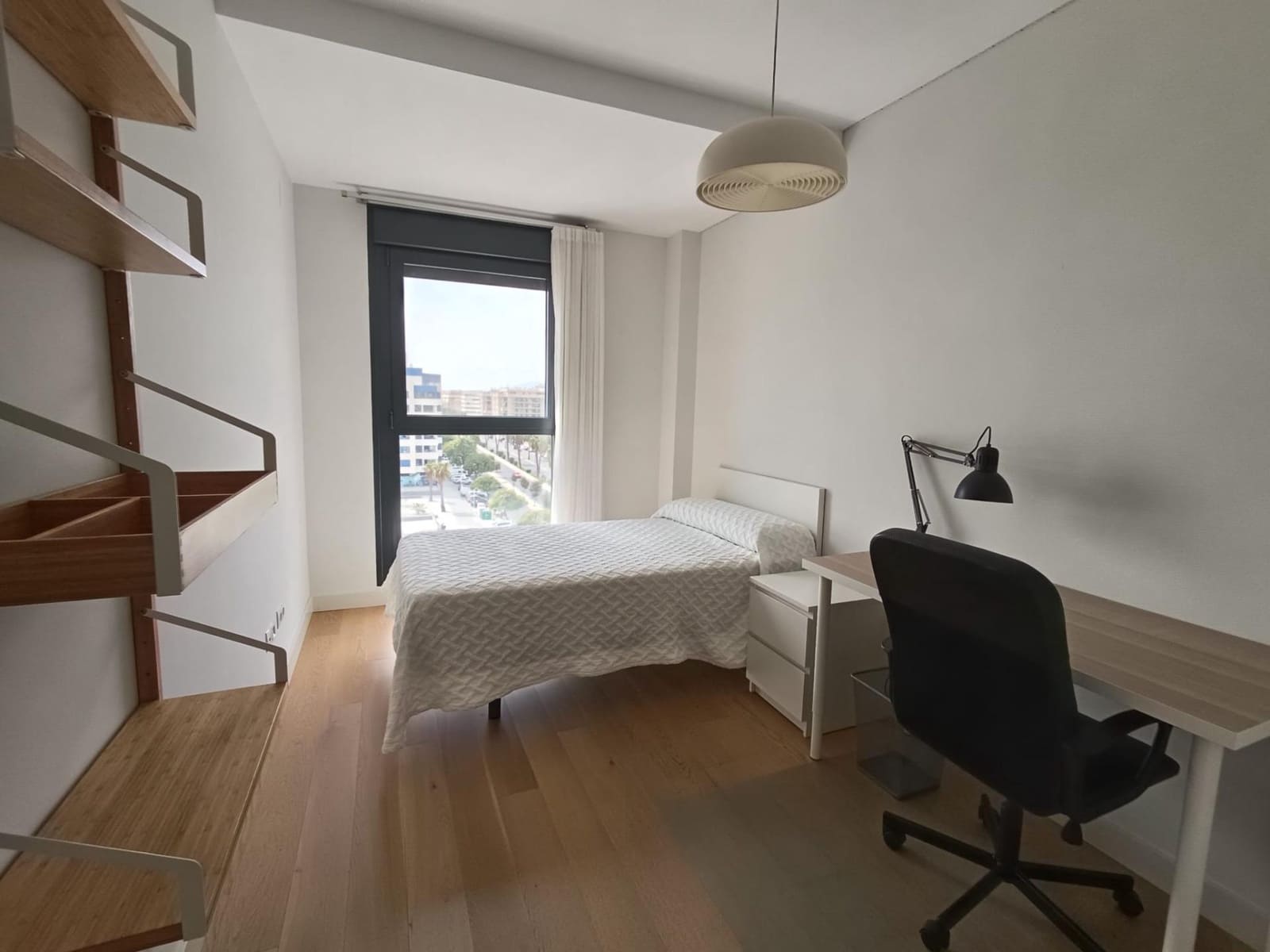 3 bedroom Flat for rent in Malaga city with pool - € 2,750 (Ref: 9272684)