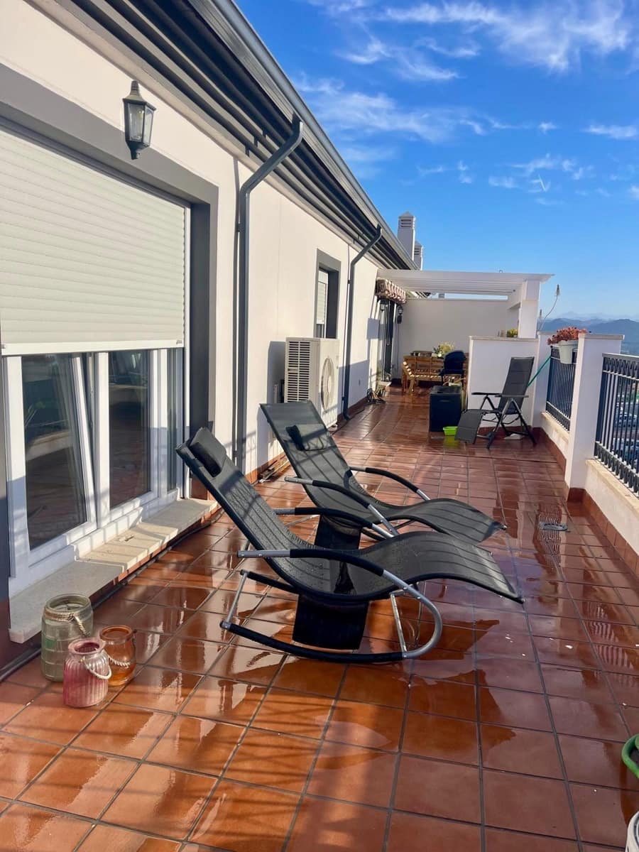 3 bedroom Penthouse for sale in Cartama with garage - € 342,000 (Ref: 9326526)