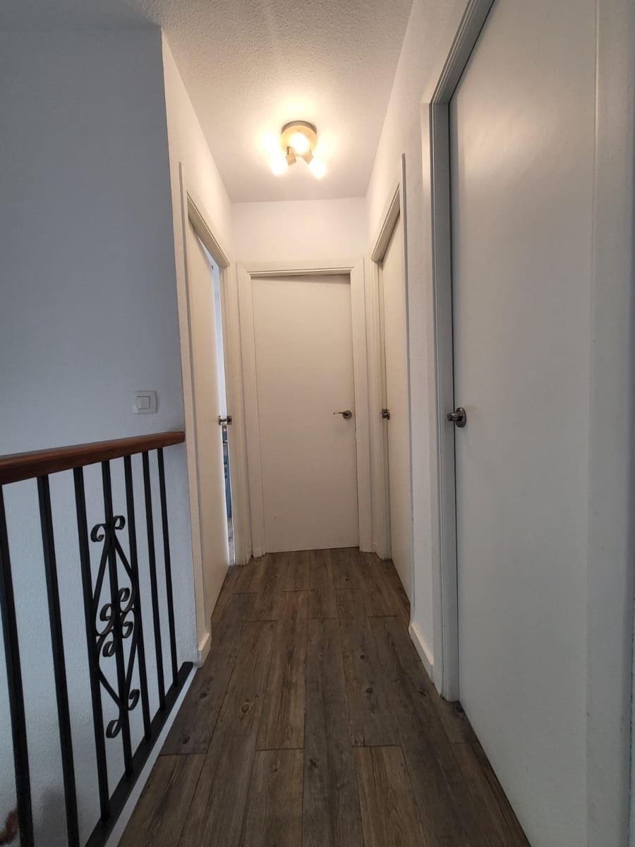 4 slaapkamer Rijtjeshuis te koop in Malaga stad met garage - € 425.000 (Ref: 9338113)