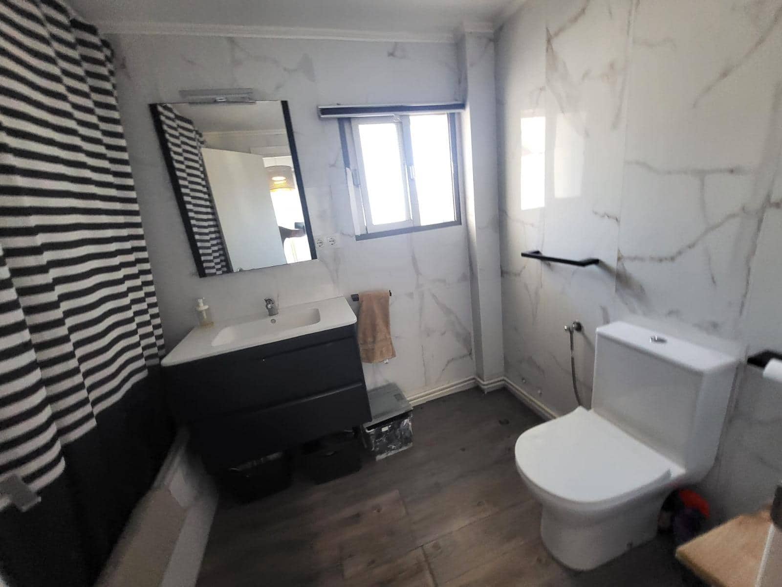 4 slaapkamer Rijtjeshuis te koop in Malaga stad met garage - € 425.000 (Ref: 9338113)