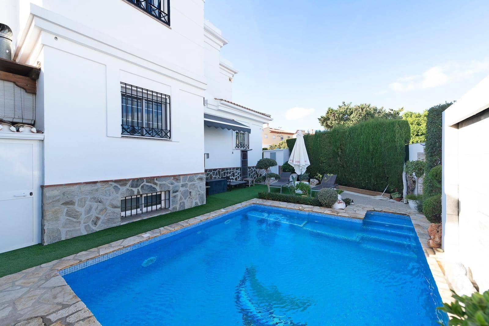 6 soveværelse Villa til salg i Alhaurin de la Torre med swimmingpool garage - € 690.000 (Ref: 9341263)