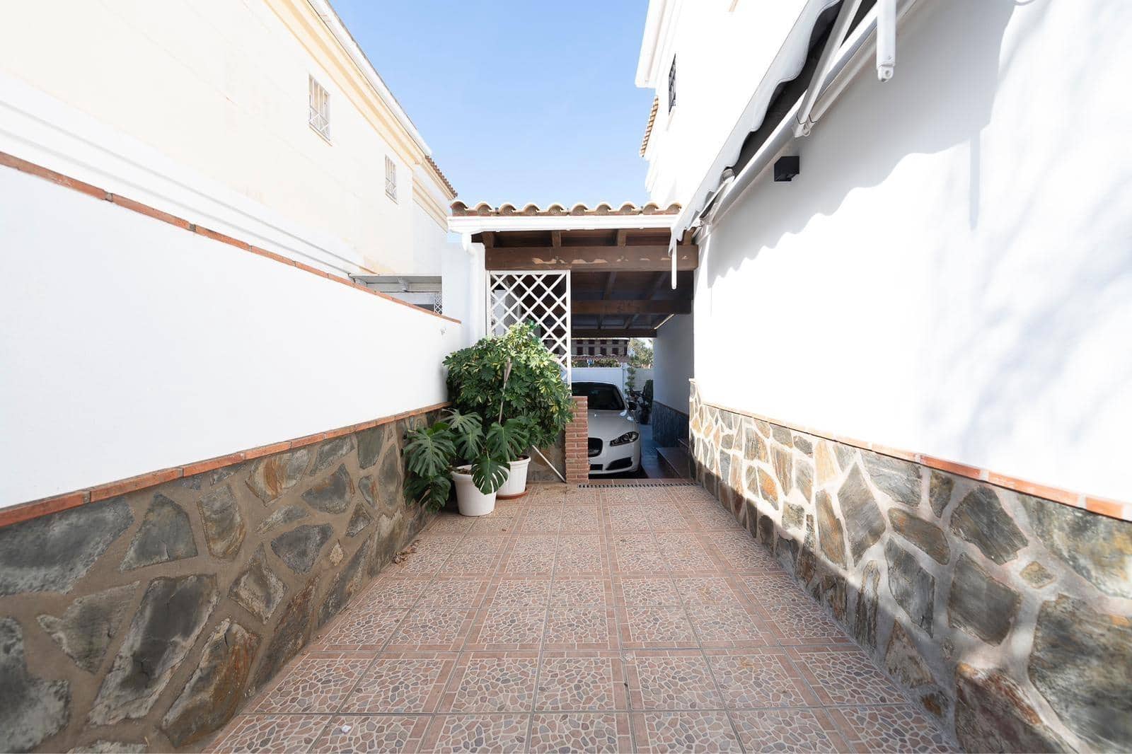 6 soveværelse Villa til salg i Alhaurin de la Torre med swimmingpool garage - € 690.000 (Ref: 9341263)