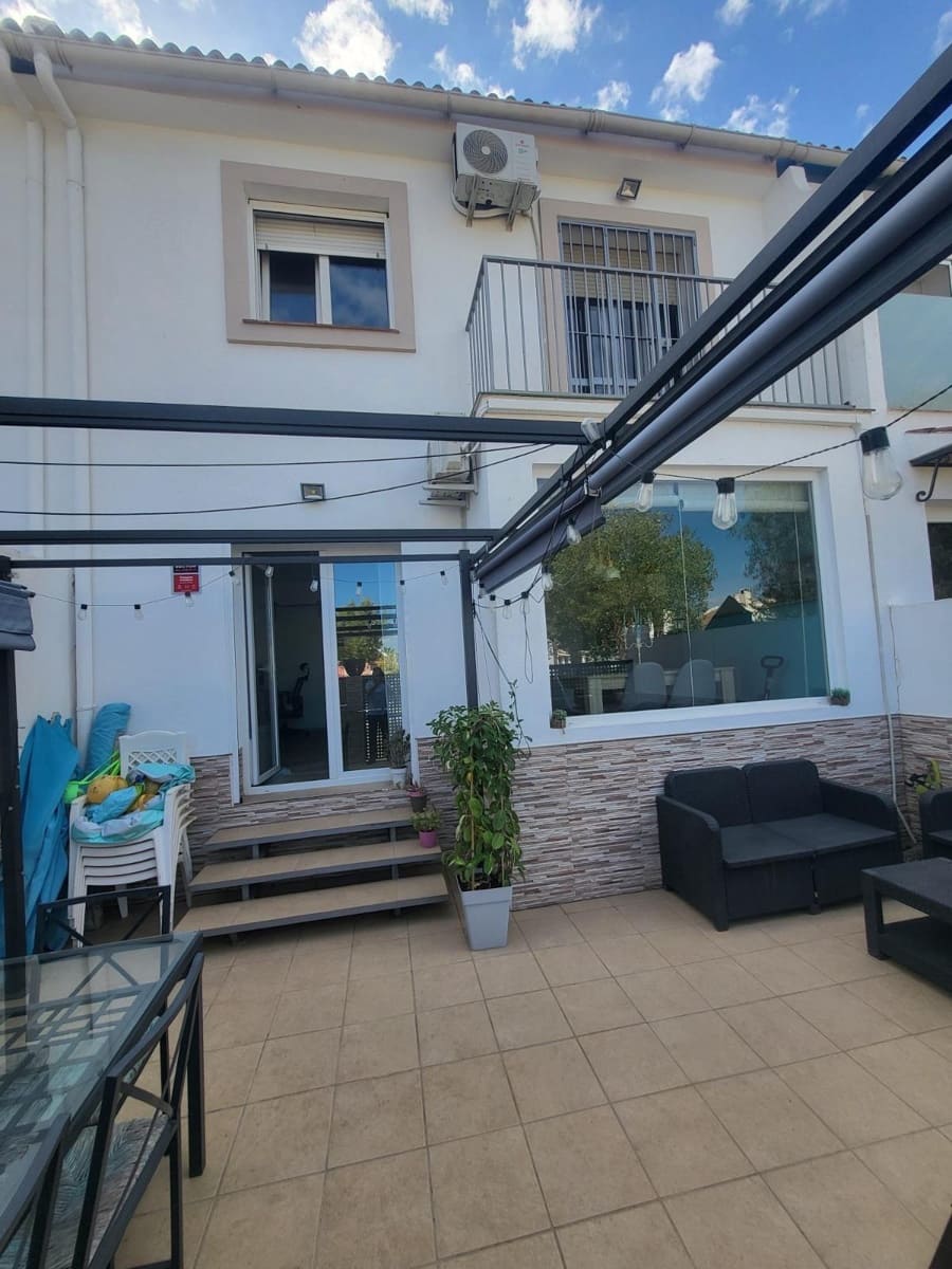 3 soveværelse Rækkehus til salg i Alhaurin de la Torre med swimmingpool garage - € 530.000 (Ref: 9349638)