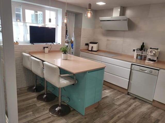 3 slaapkamer Rijtjeshuis te koop in Alhaurín de la Torre met zwembad garage - € 530.000 (Ref: 9349638)