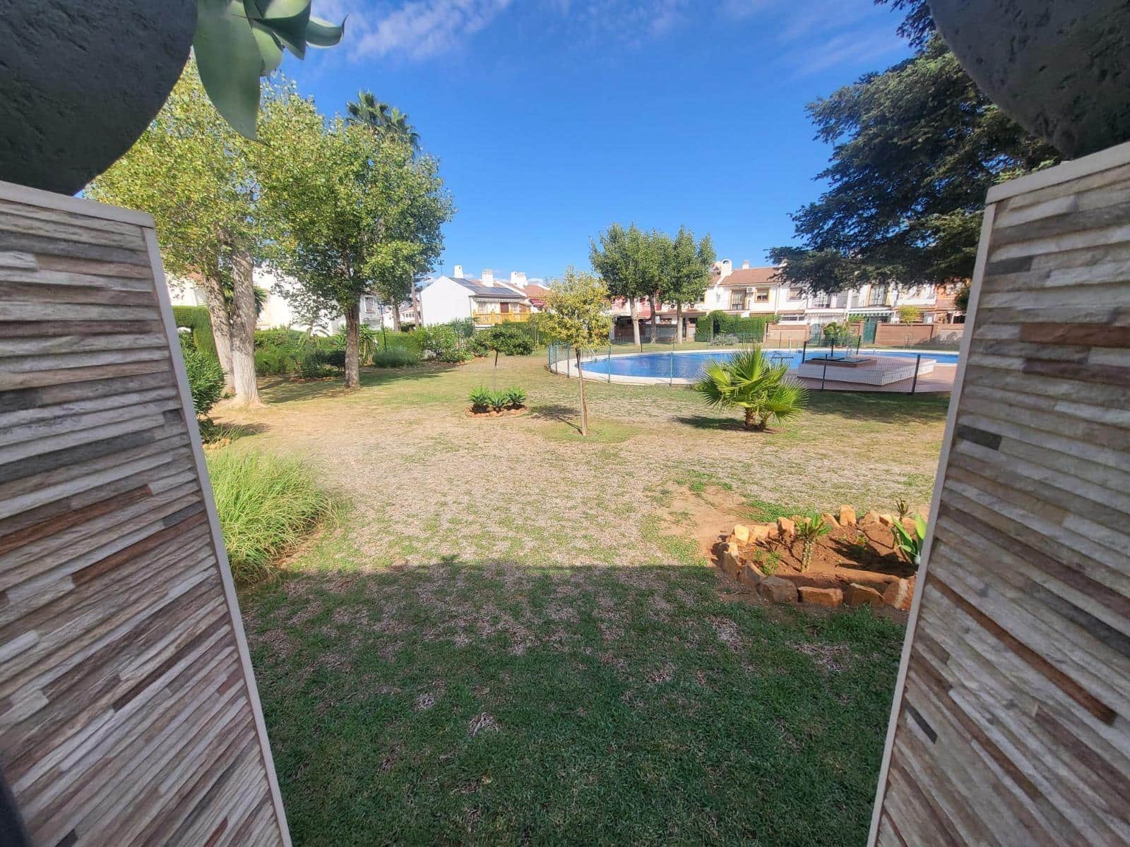 3 soveværelse Rækkehus til salg i Alhaurin de la Torre med swimmingpool garage - € 530.000 (Ref: 9349638)