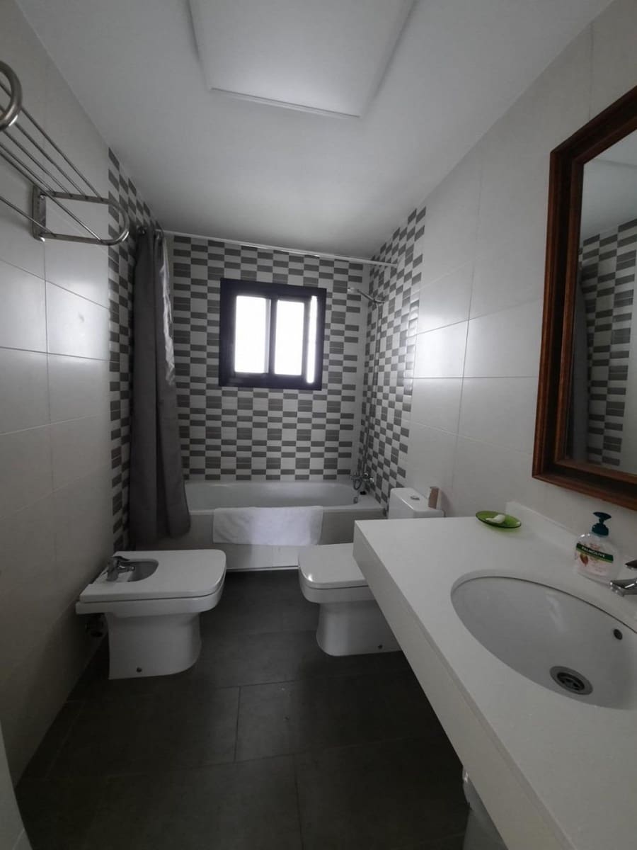 3 sypialnia Willa do wynajęcia w Rincon de la Victoria z garażem - 2 300 € (Ref: 9362392)