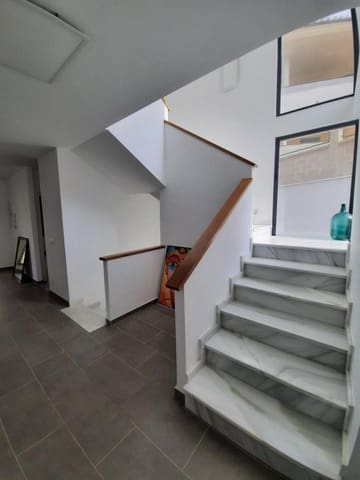 3 sypialnia Willa do wynajęcia w Rincón de la Victoria z garażem - 2 300 € (Ref: 9362392)