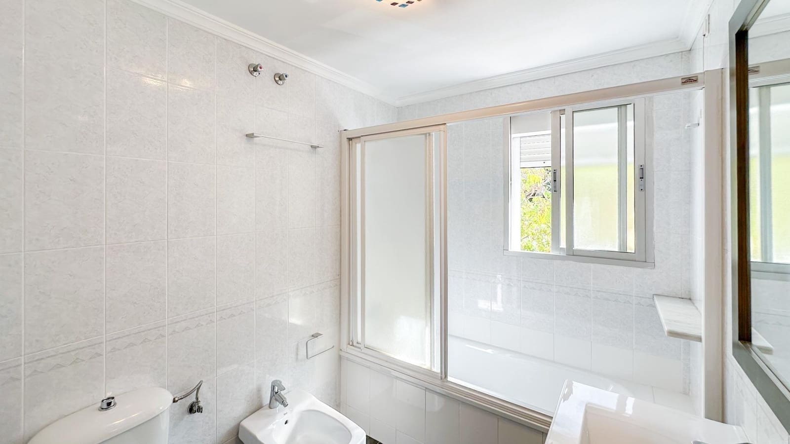 4 soveværelse Lejlighed til leje i Malaga by - € 1.600 (Ref: 9374211)