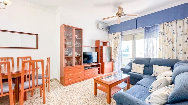 4 soveværelse Lejlighed til leje i Málaga by - € 1.600 (Ref: 9374211)