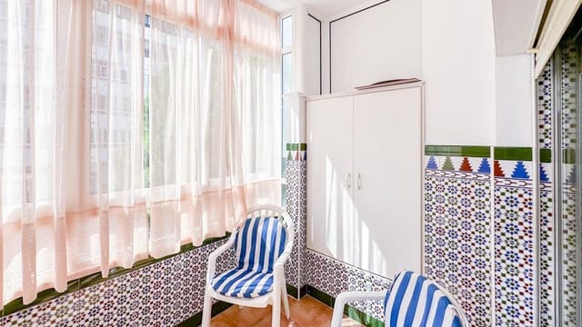 4 soveværelse Lejlighed til leje i Málaga by - € 1.600 (Ref: 9374211)