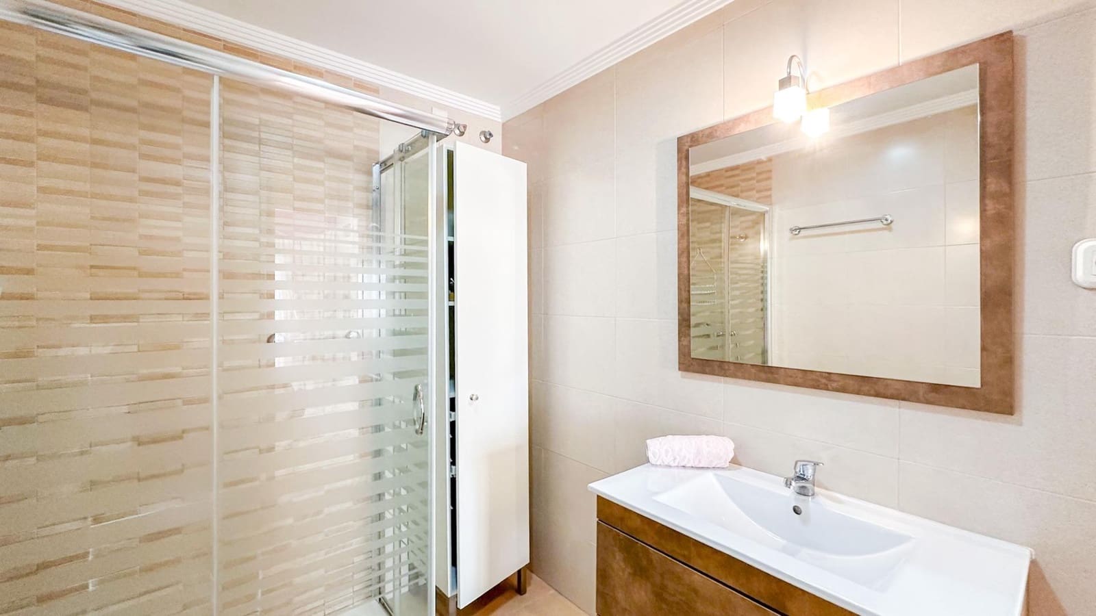 4 soveværelse Lejlighed til leje i Malaga by - € 1.600 (Ref: 9374211)