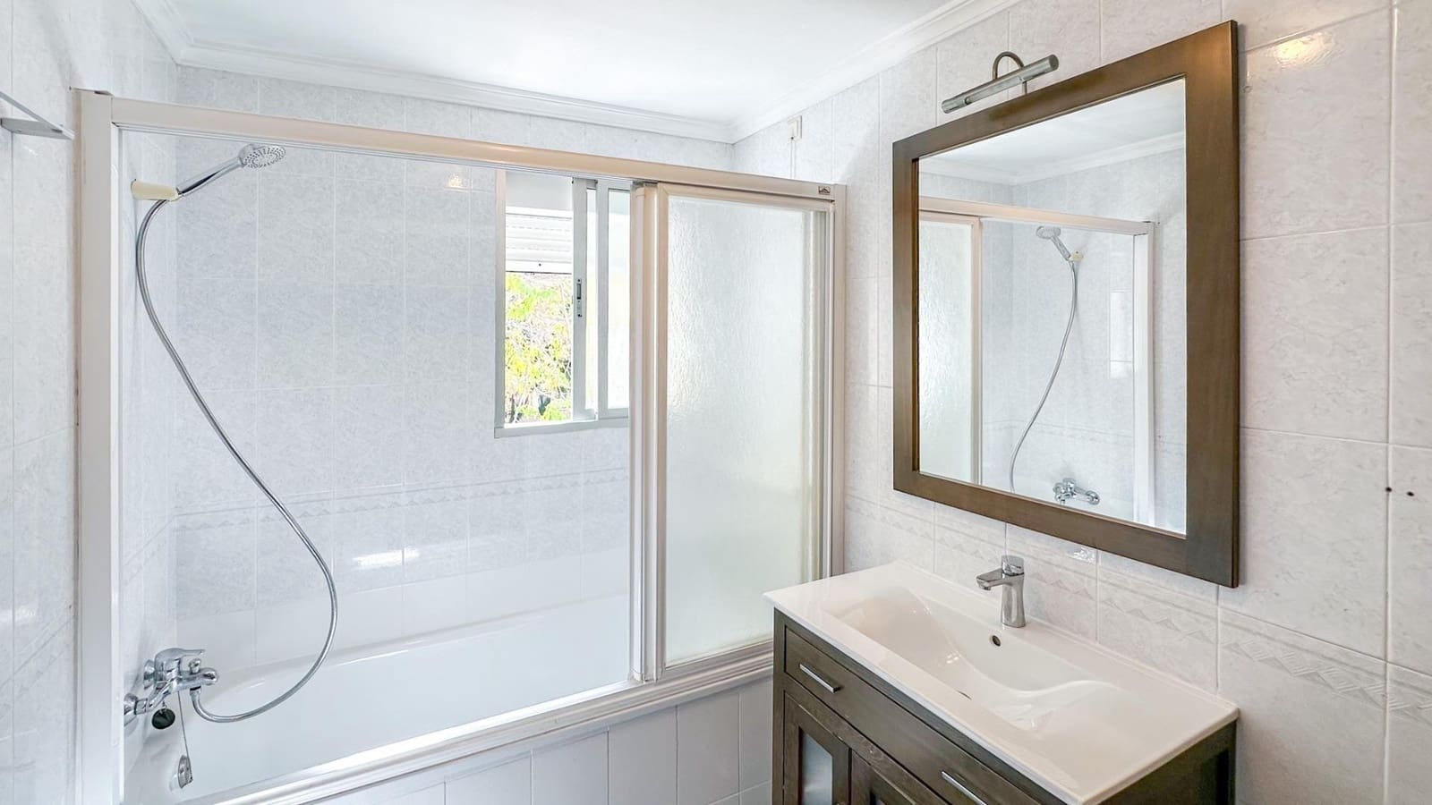 4 soveværelse Lejlighed til leje i Malaga by - € 1.600 (Ref: 9374211)