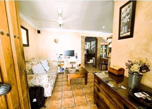 3 slaapkamer Rijtjeshuis te koop in Alhaurín de la Torre met zwembad - € 439.000 (Ref: 9390960)