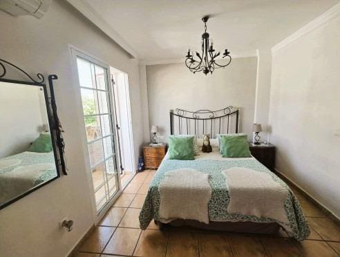 3 sovrum Radhus till salu i Alhaurin de la Torre med pool - 439 000 € (Ref: 9390960)