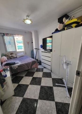 4 soverom Leilighet til salgs i Cruz de Humilladero, Málaga by - € 299 000 (Ref: 9401168)