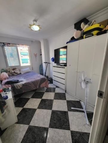 4 soverom Leilighet til salgs i Cruz de Humilladero, Málaga by - € 299 000 (Ref: 9401168)