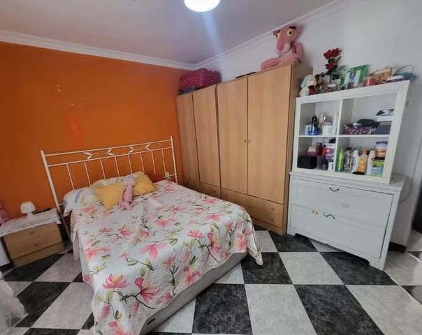 4 soverom Leilighet til salgs i Cruz de Humilladero, Málaga by - € 299 000 (Ref: 9401168)