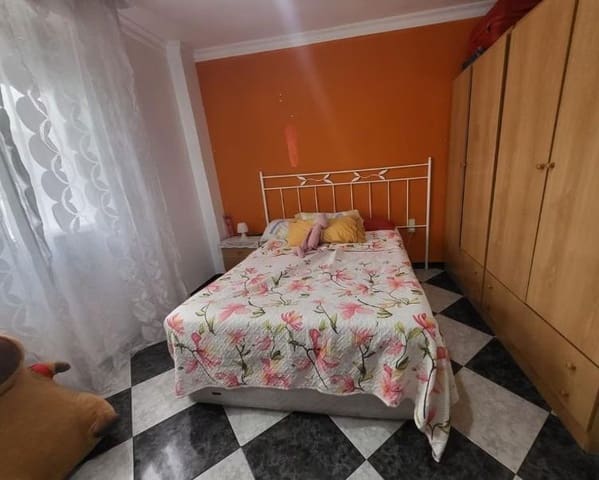 4 soverom Leilighet til salgs i Cruz de Humilladero, Málaga by - € 299 000 (Ref: 9401168)