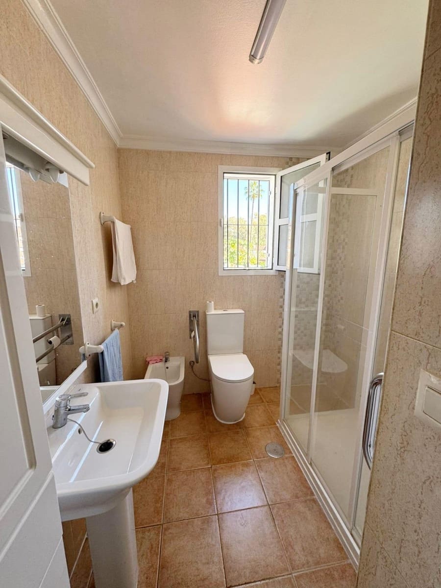 Piso de 4 habitaciones en Málaga ciudad en venta - 279.000 € (Ref: 9406931)