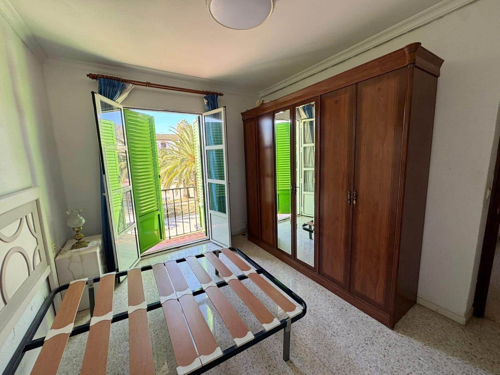 Piso de 4 habitaciones en Málaga ciudad en venta - 279.000 € (Ref: 9406931)