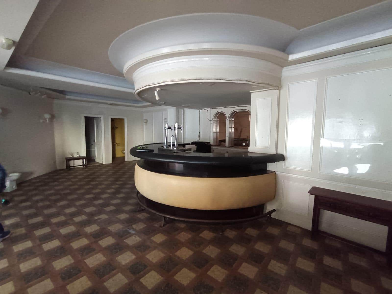 Commercieel te koop in Torremolinos met zwembad - € 182.000 (Ref: 9414187)