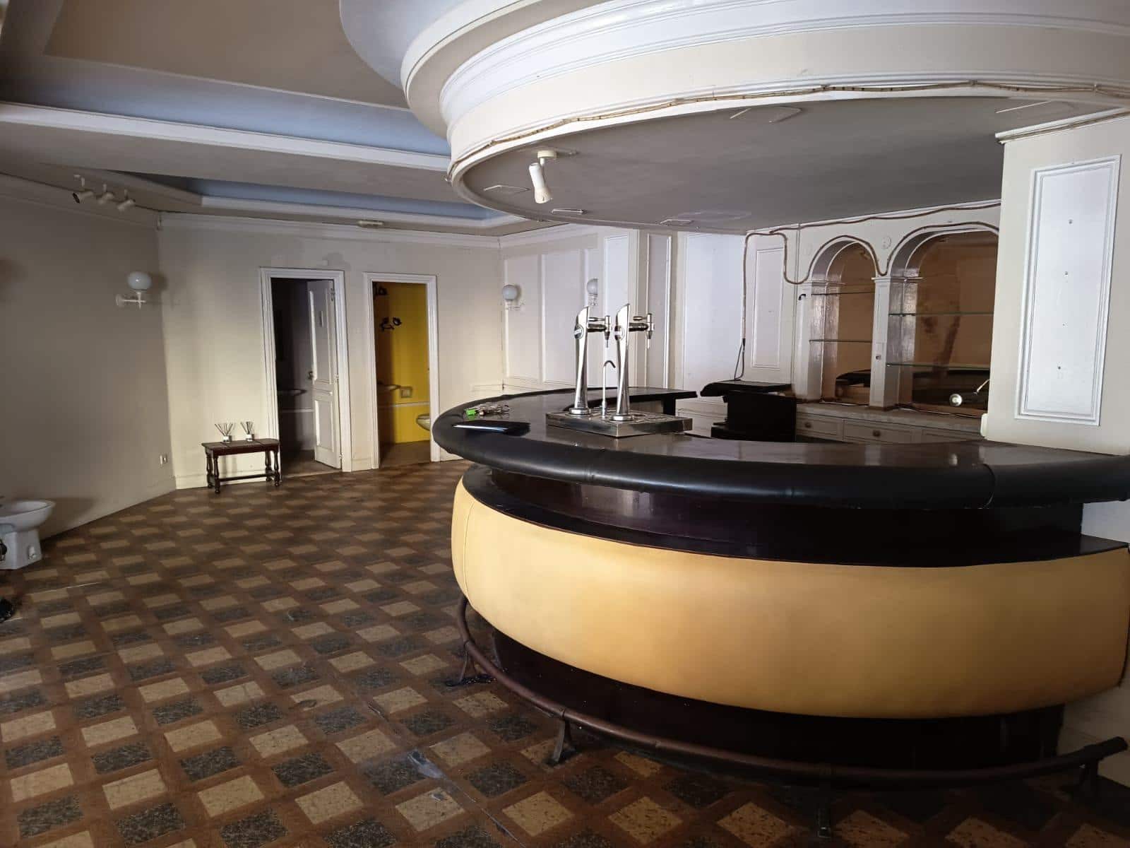 Commercieel te koop in Torremolinos met zwembad - € 182.000 (Ref: 9414187)