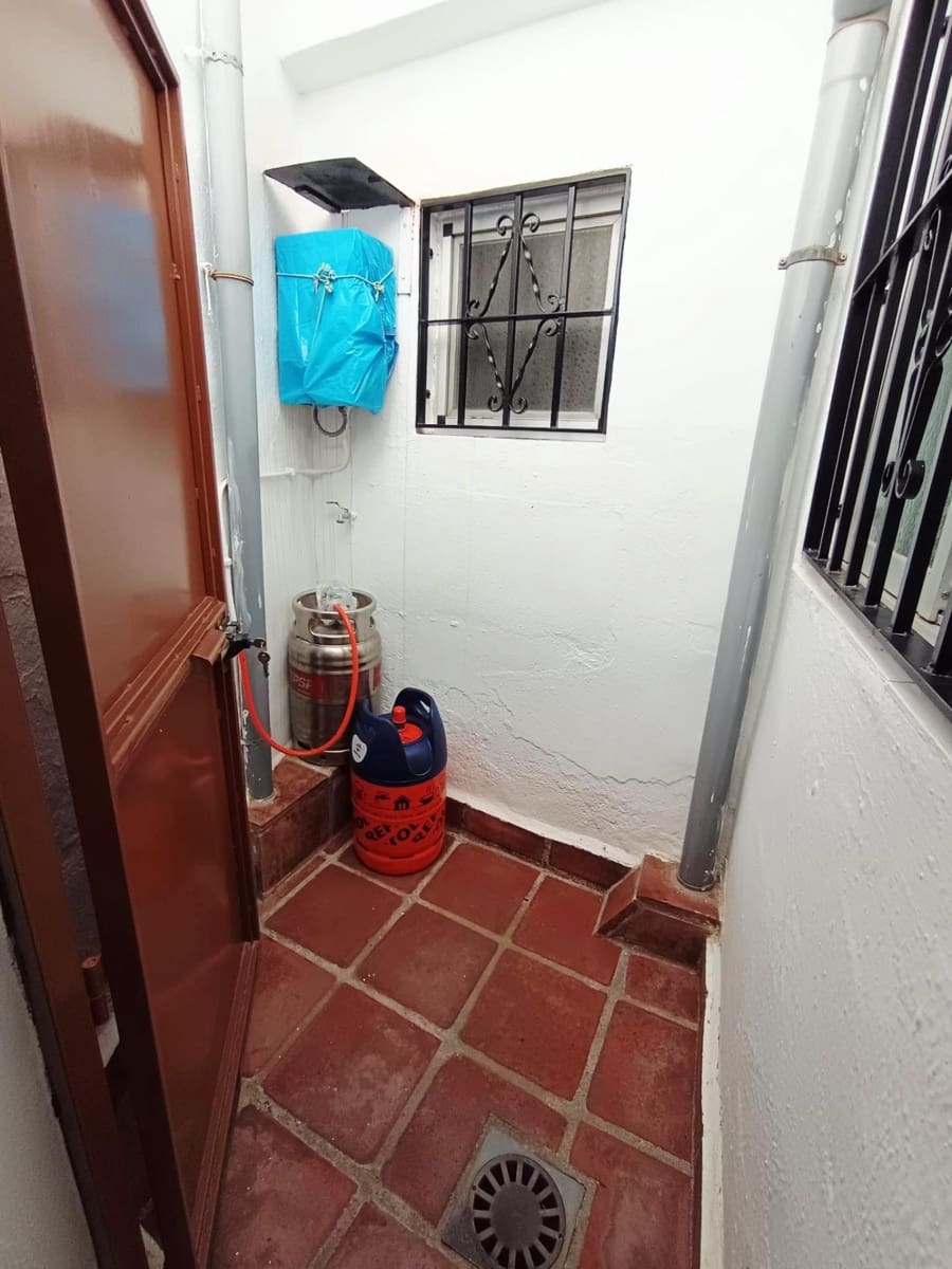 5 bedroom Townhouse for sale in Canillas de Aceituno - € 150,000 (Ref: 9419859)