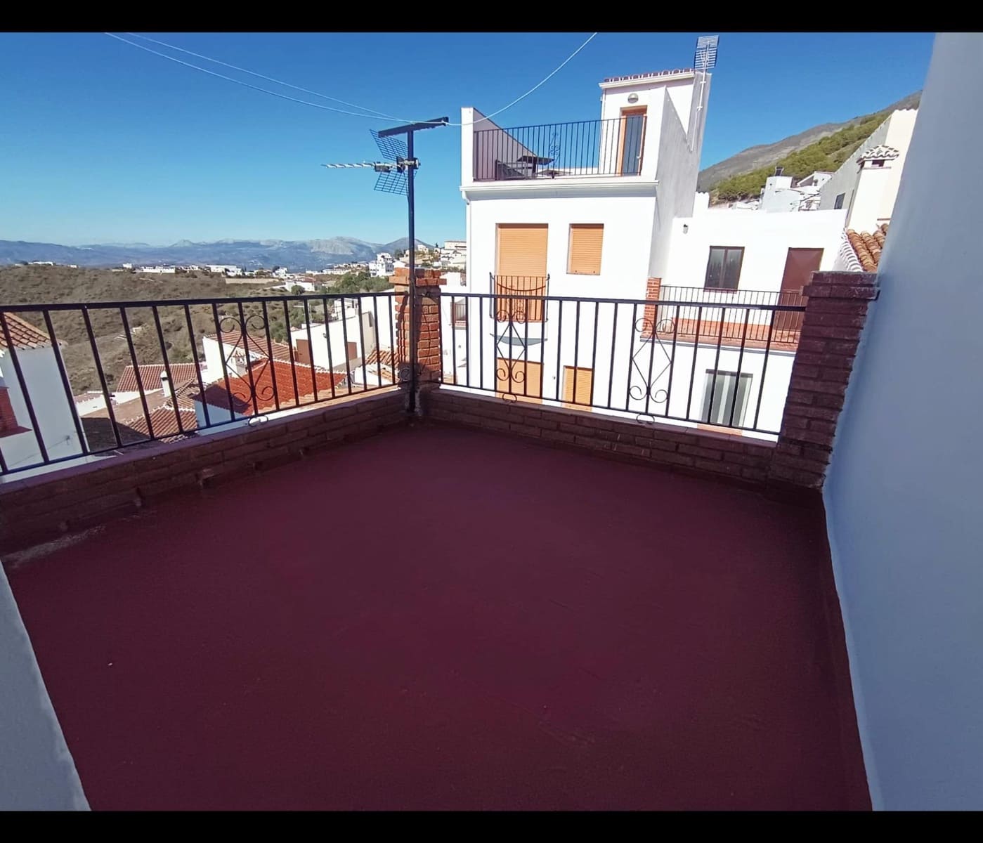 5 bedroom Townhouse for sale in Canillas de Aceituno - € 150,000 (Ref: 9419859)
