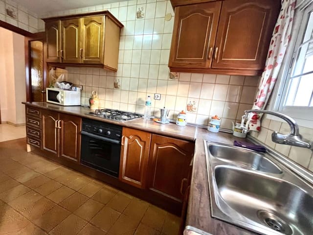 4 slaapkamer Flat te koop in El Palo, Málaga stad - € 400.000 (Ref: 9431343)