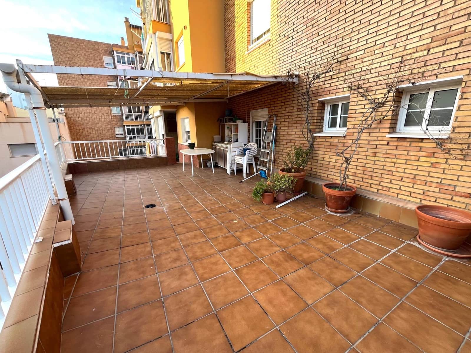 4 slaapkamer Flat te koop in Malaga stad - € 400.000 (Ref: 9431343)