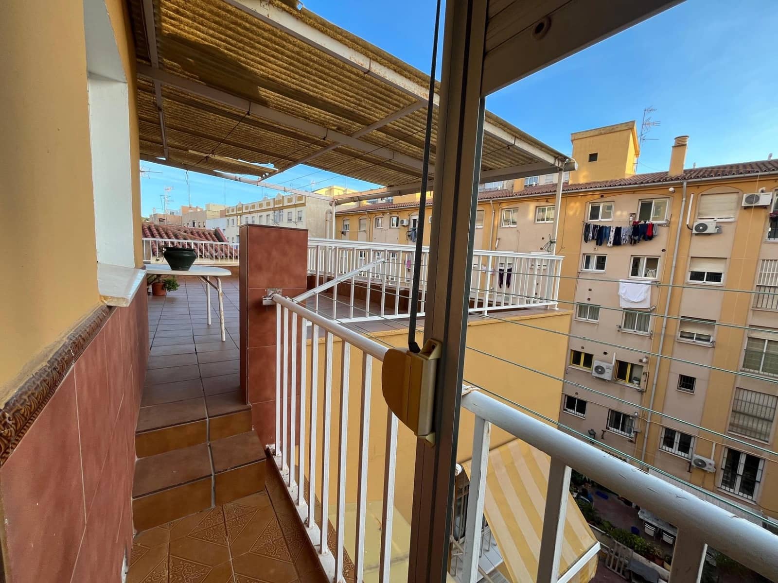 4 slaapkamer Flat te koop in Malaga stad - € 400.000 (Ref: 9431343)