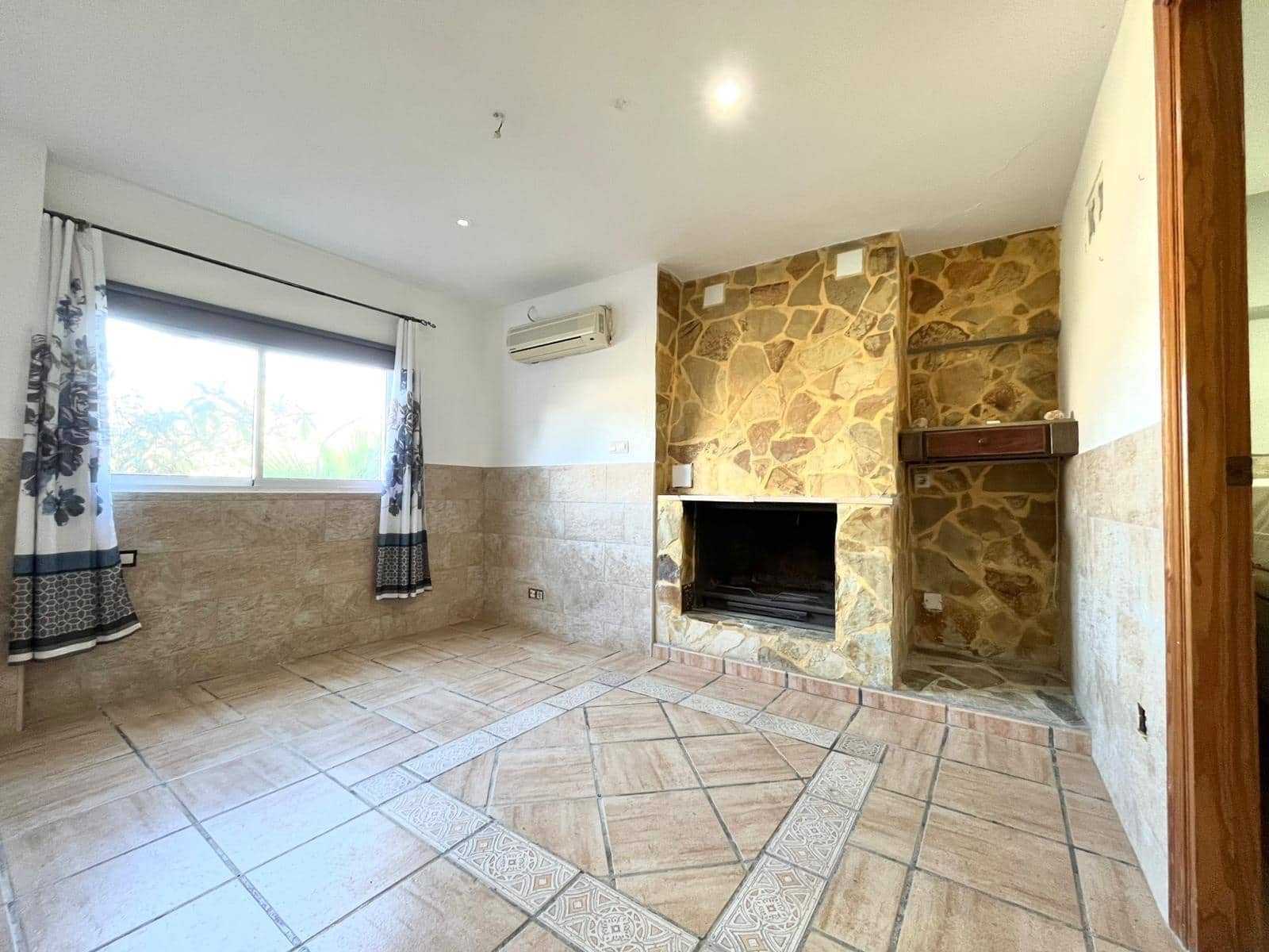 3 soveværelse Finca/Landehus til salg i Cartama - € 150.000 (Ref: 9431344)