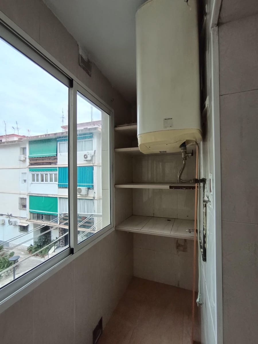 3 bedroom Flat for sale in Torremolinos - € 220,000 (Ref: 9433599)