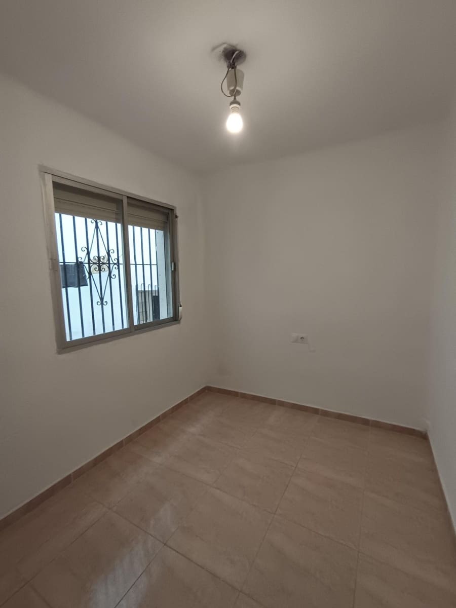 3 bedroom Flat for sale in Torremolinos - € 220,000 (Ref: 9433599)