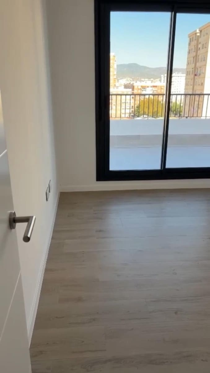 4 soverom Penthouse til salgs i Malaga by med svømmebasseng - € 880 000 (Ref: 9433603)