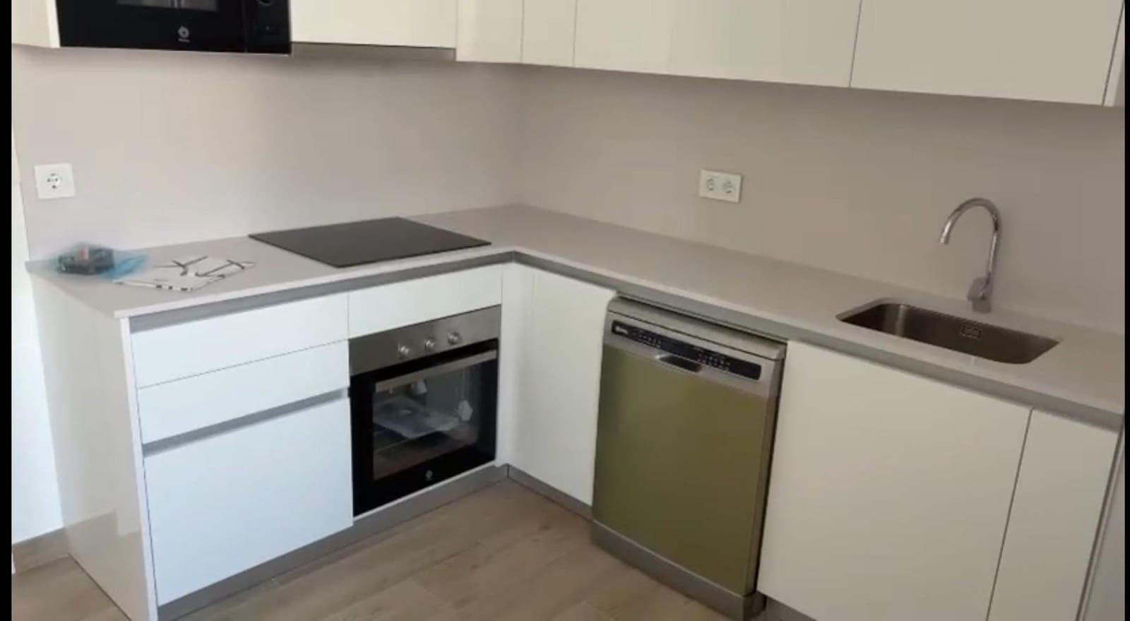 4 soverom Penthouse til salgs i Malaga by med svømmebasseng - € 880 000 (Ref: 9433603)