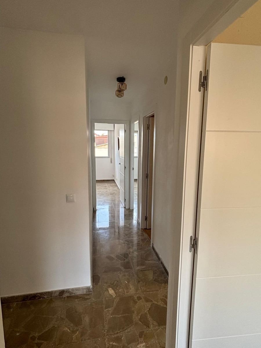 Piso de 4 habitaciones en Málaga ciudad en venta con garaje - 399.000 € (Ref: 9440607)