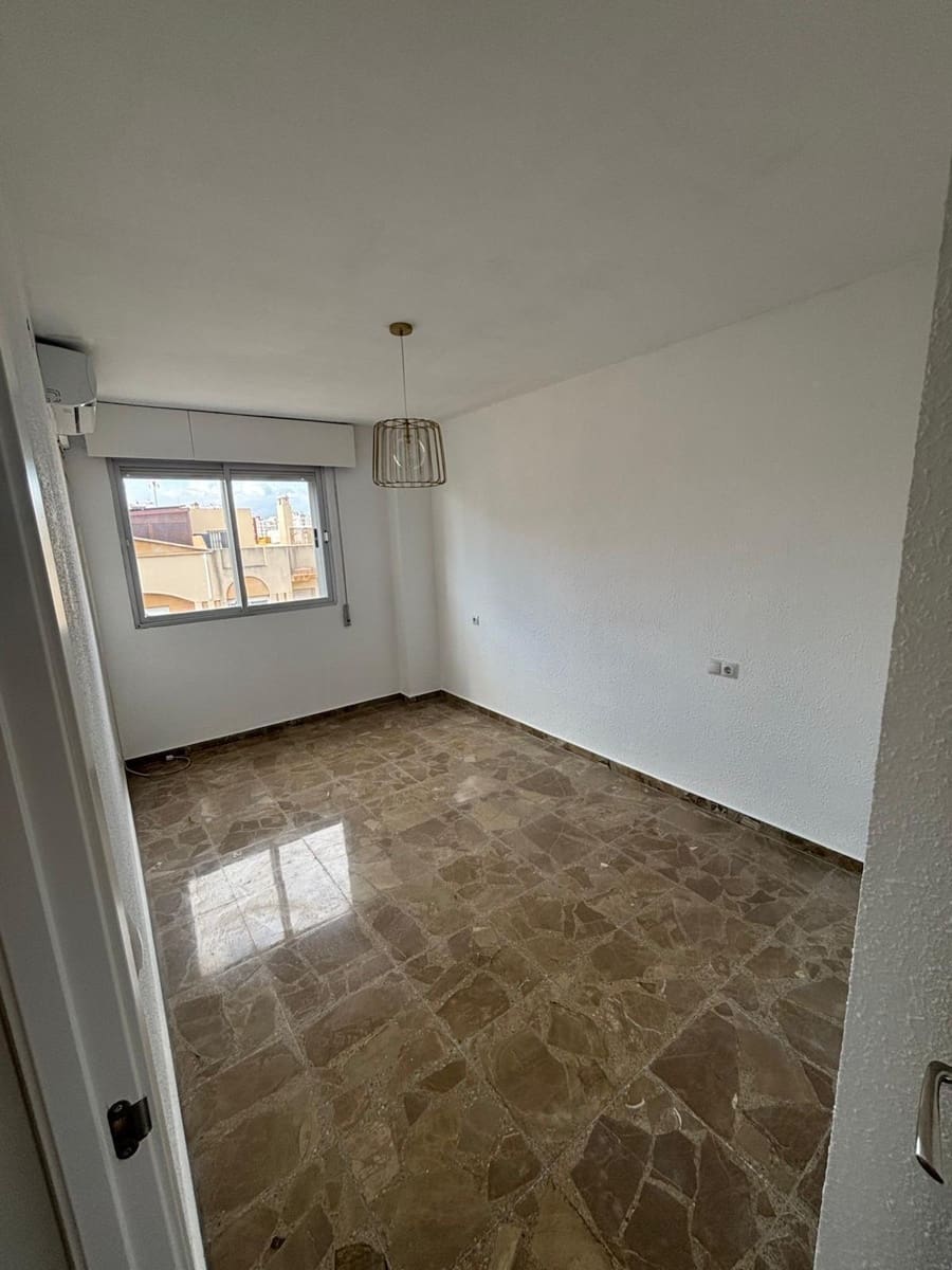 Piso de 4 habitaciones en Málaga ciudad en venta con garaje - 399.000 € (Ref: 9440607)