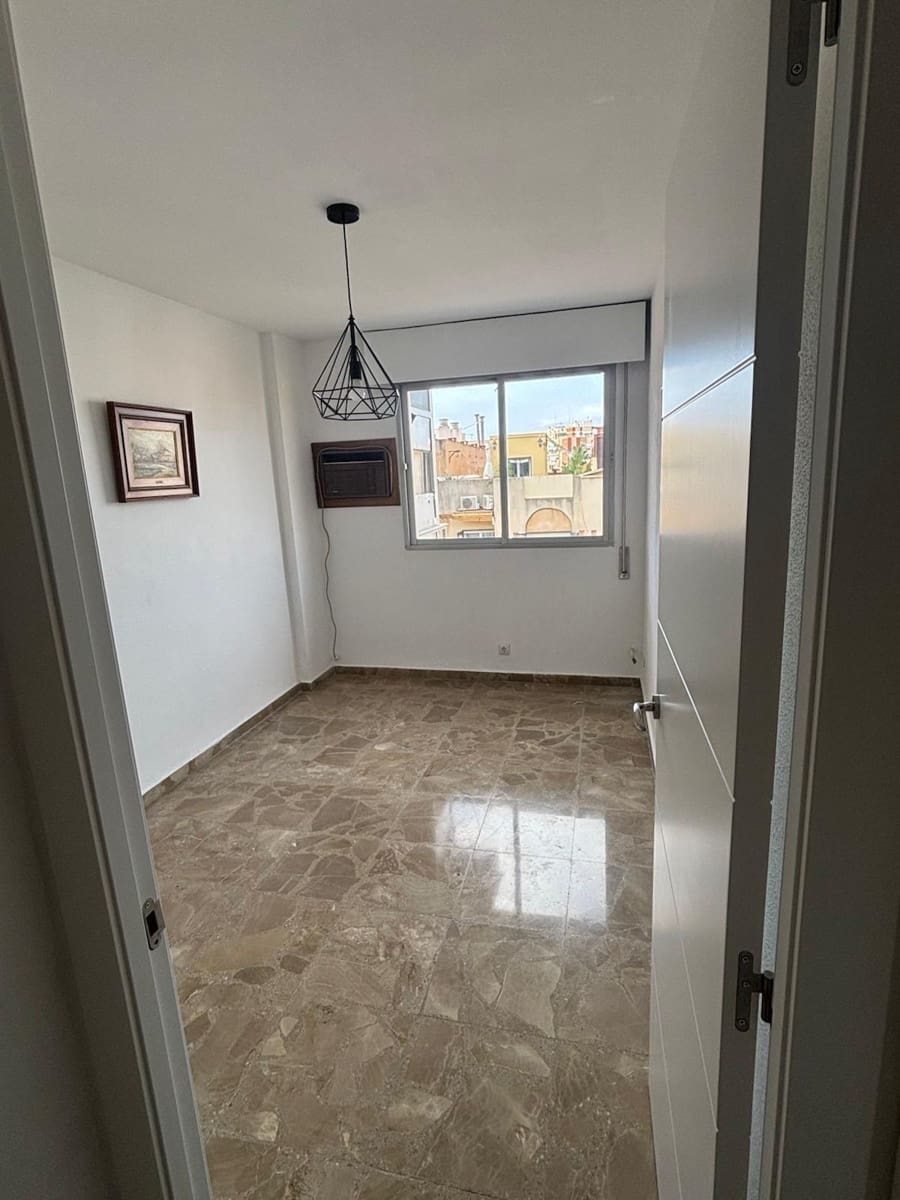 Piso de 4 habitaciones en Málaga ciudad en venta con garaje - 399.000 € (Ref: 9440607)