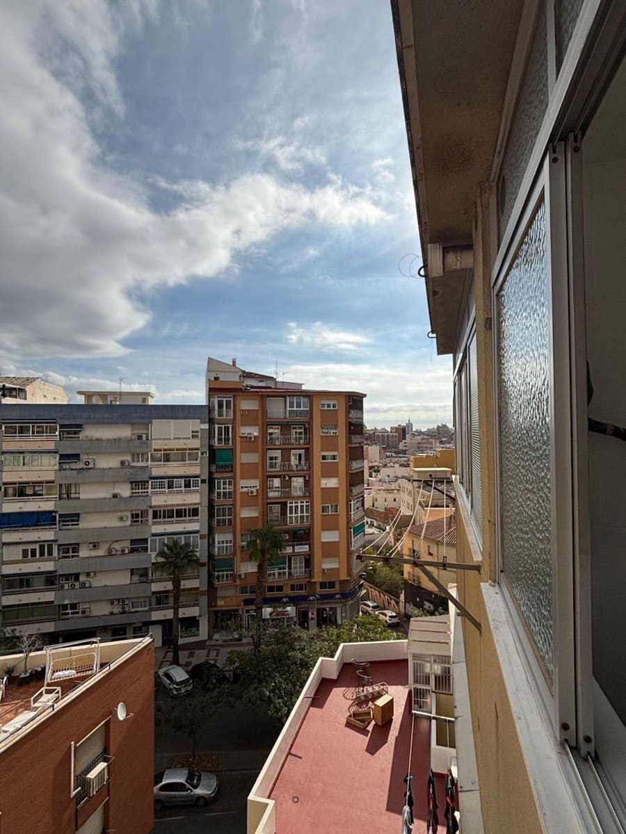 Piso de 4 habitaciones en Málaga ciudad en venta con garaje - 399.000 € (Ref: 9440607)
