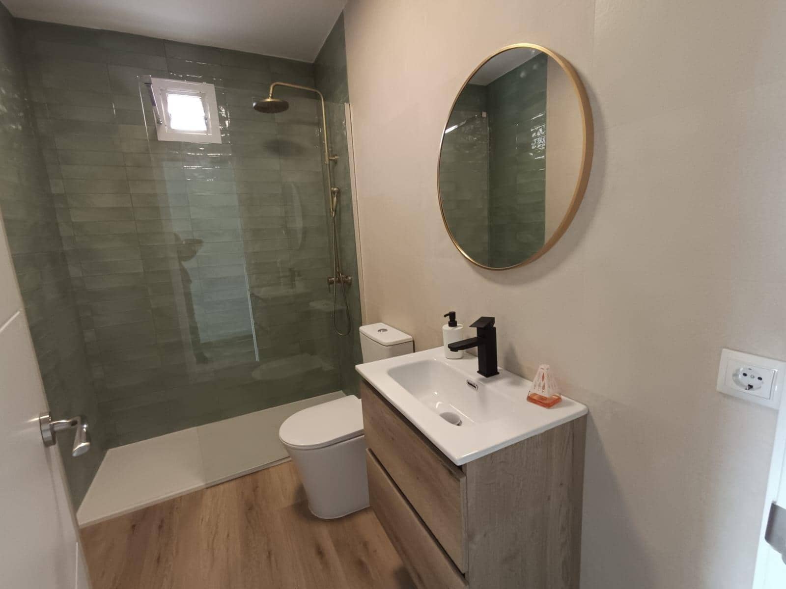 Piso de 4 habitaciones en Málaga ciudad en venta con garaje - 399.000 € (Ref: 9440607)