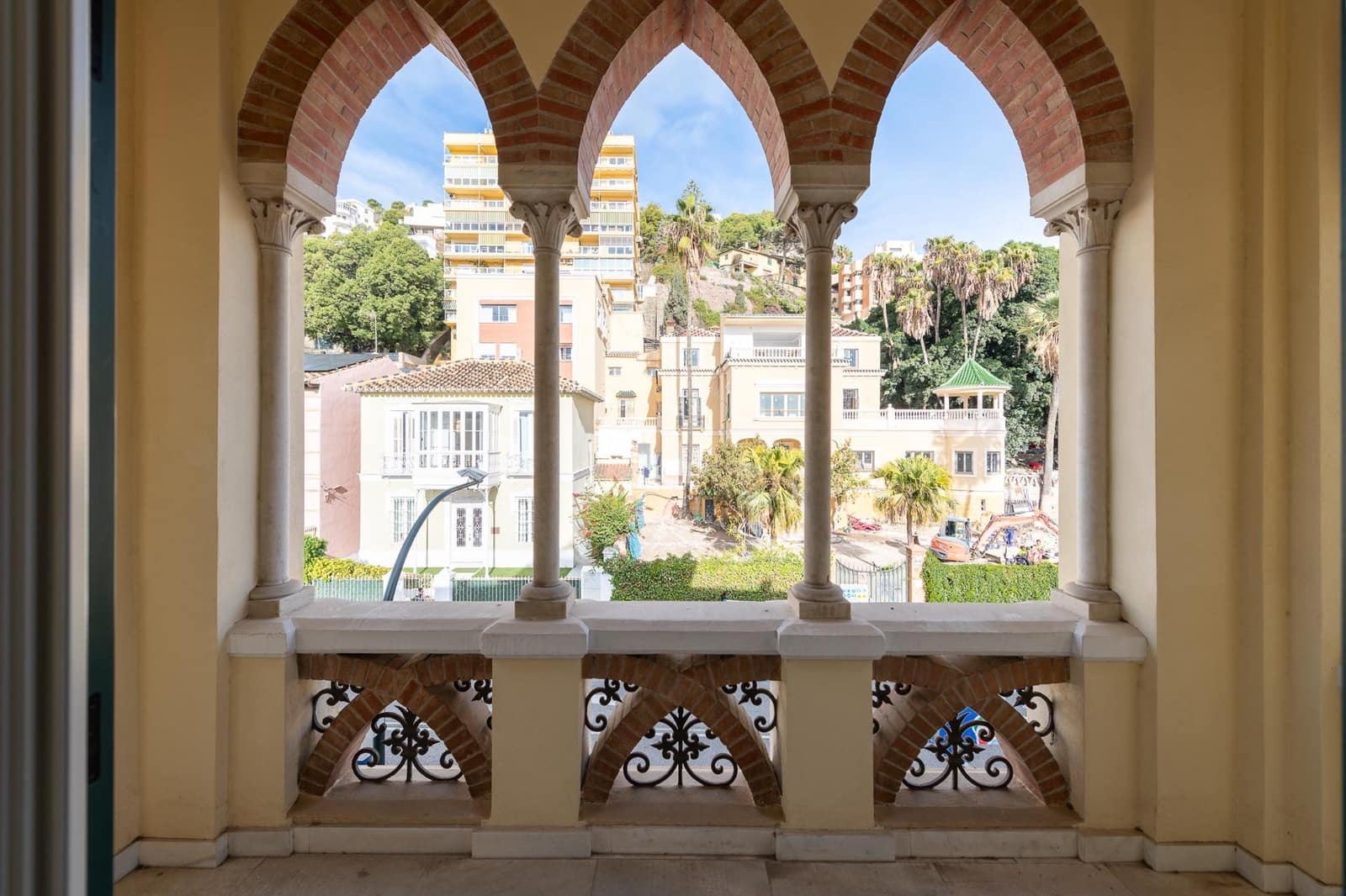 3 soverom Penthouse til salgs i Malaga by med garasje - € 2 340 000 (Ref: 9446435)