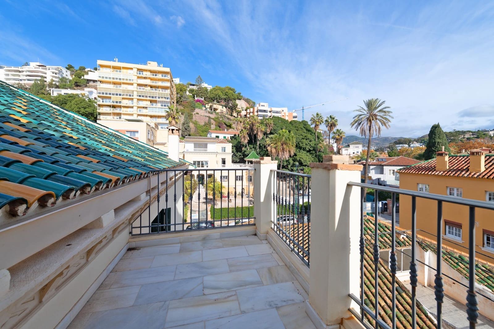 3 soverom Penthouse til salgs i Malaga by med garasje - € 2 340 000 (Ref: 9446435)